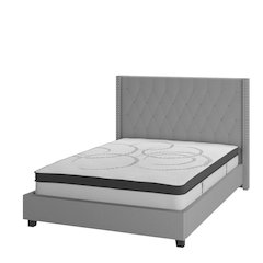 Full Size Tufted Upholstered Platform Bed in Light Gray Fabric