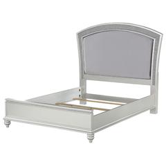 Maverick Eastern King Bed Fabric & Platinum