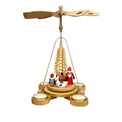 Pyramid - Santa With Toys And Tree