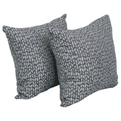 17-inch Jacquard Throw Pillows with Inserts (Set of 2)  9910-S2-ID-082