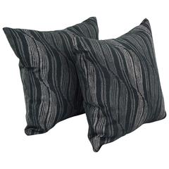 17-inch Jacquard Throw Pillows with Inserts (Set of 2)  9910-S2-ID-085