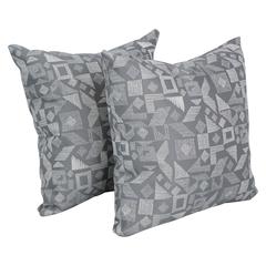 17-inch Jacquard Throw Pillows with Inserts (Set of 2)  9910-S2-ID-115