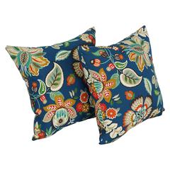 17-inch Square Solid Polyester Outdoor Throw Pillows (Set of 2)  9910-S2-REO-64