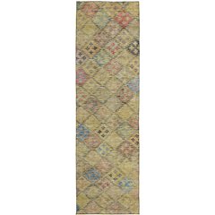 Luxury Washable Indoor/Outdoor Solace Gold 2'3" x 7'6" Runner Rug