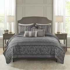 6 Piece Jacquard Quilt Set with Throw Pillows