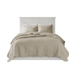 3 Piece Reversible Scalloped Edge Quilt Set