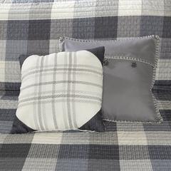 6 Piece Printed Herringbone Quilt Set with Throw Pillows