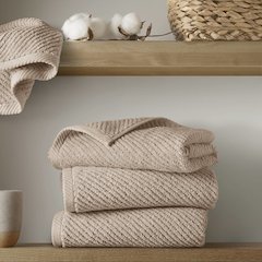 Diagonal Ribbed