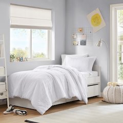 Logan Woven Striped Comforter Set, White color