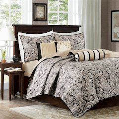 6 Piece Jacquard Quilt Set with Throw Pillows