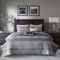 6 Piece Reversible Jacquard Quilt Set with Throw Pillows