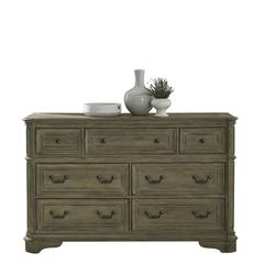 Magnolia Manor 7 Drawer Dresser in Weathered Bisque