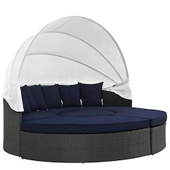 Outdoor Daybed with Cushioned Backrest and Durable Frame for Lounge Relaxation