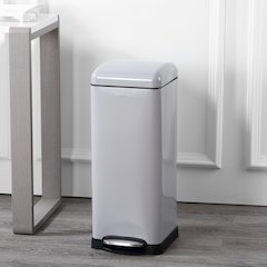 Betty Retro Step-Open Trash Can With Liners