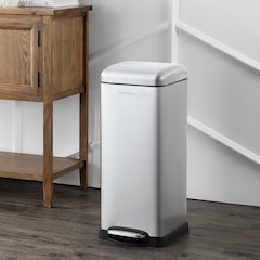 Betty Retro Step-Open Trash Can With Liners