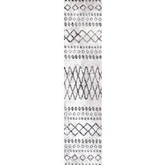 Aksil Moroccan Diamond Area Rug