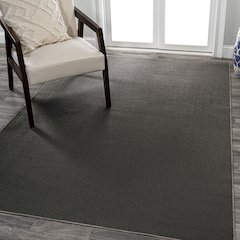 Twyla Classic Solid Low-Pile Machine-Washable Area Rug