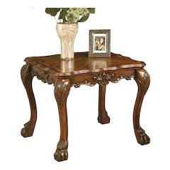 Cherry Oak End Table with Cabriole Legs