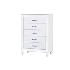 Glory Furniture Livorno Chest in White Color