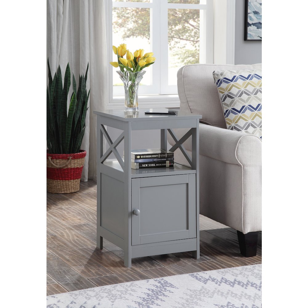 Oxford End Table with Cabinet. Picture 1