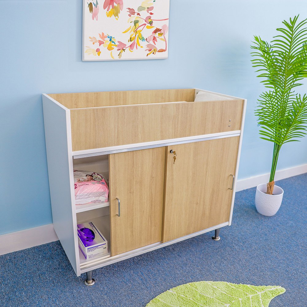 Infant Changing Cabinet in Brown and White Color. Picture 3