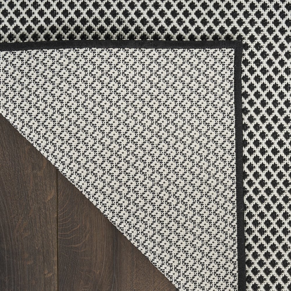 Nourison Home Courtyard Area Rug. Picture 3