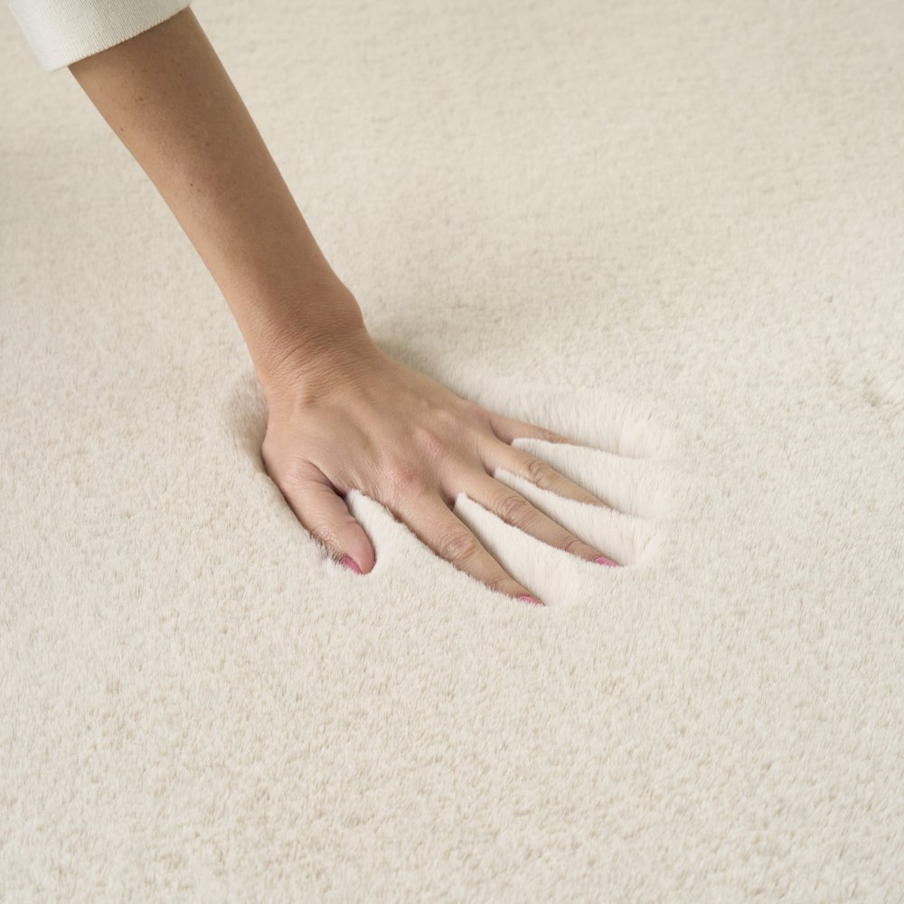 Nourison Home Soft Plush Rabbit Fur Area Rug. Picture 10