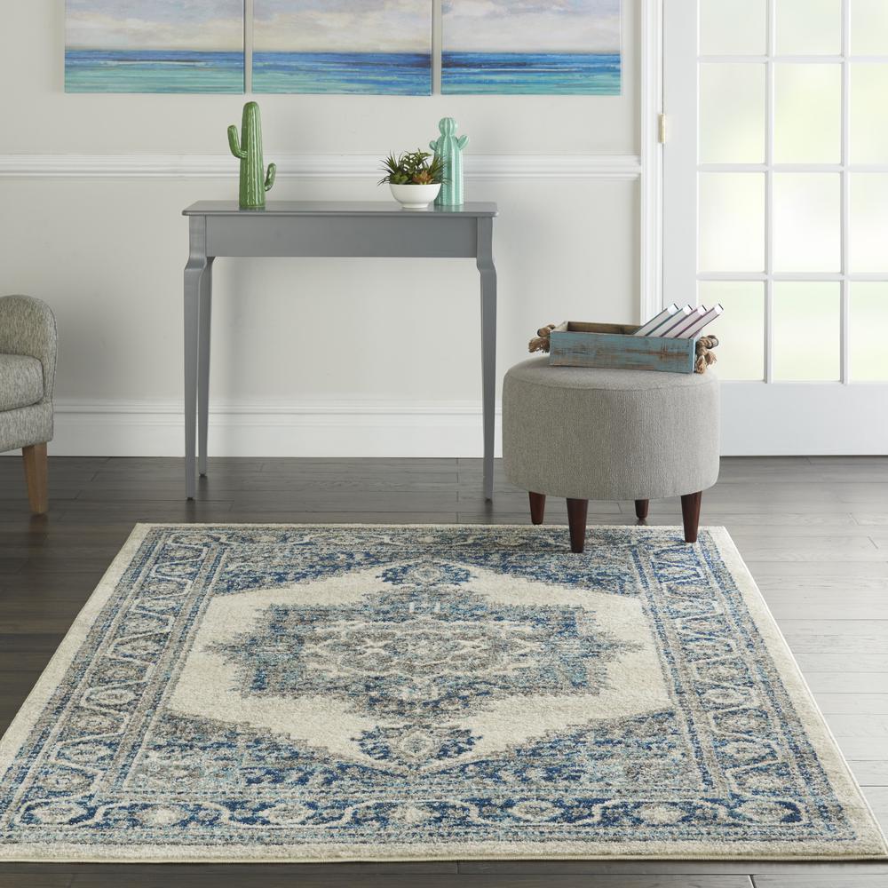 Persian Vintage Area Rug, Ivory/Blue, 5'3"X7'3". Picture 3