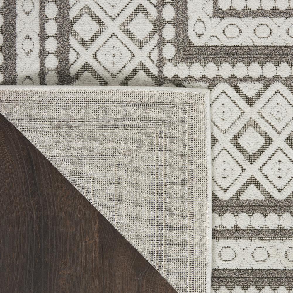 CLA02 Calobra Lt Grey Area Rug- 4' x 6'. Picture 3