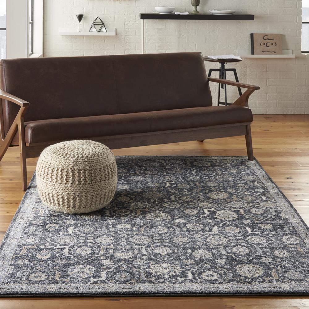 Vintage Rectangle Area Rug, 4' x 6'. Picture 3