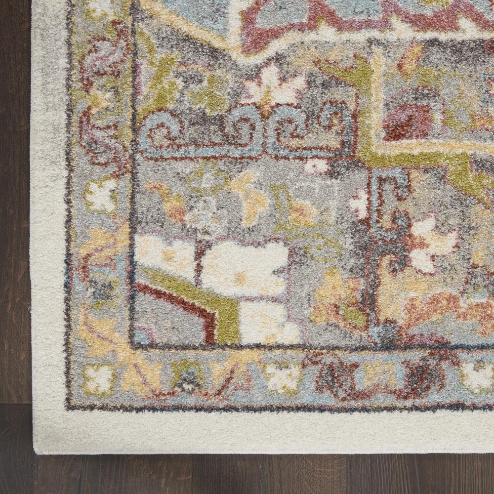 Traditional Rectangle Area Rug, 5' x 7'. Picture 4
