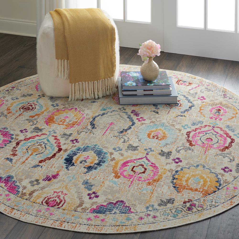 Vintage Round Area Rug, 4' x Round. Picture 10