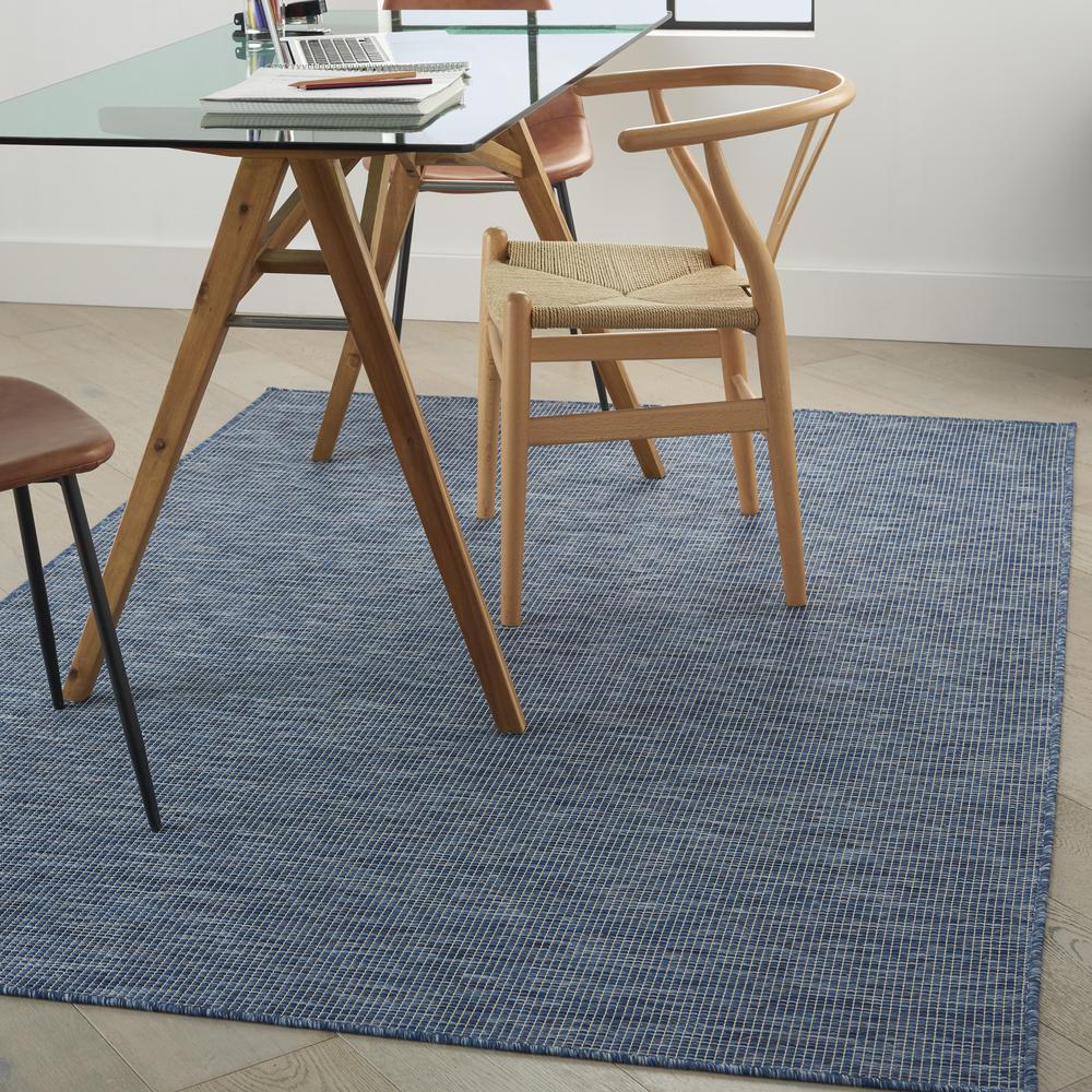 Modern Rectangle Area Rug, 4' x 6'. Picture 2