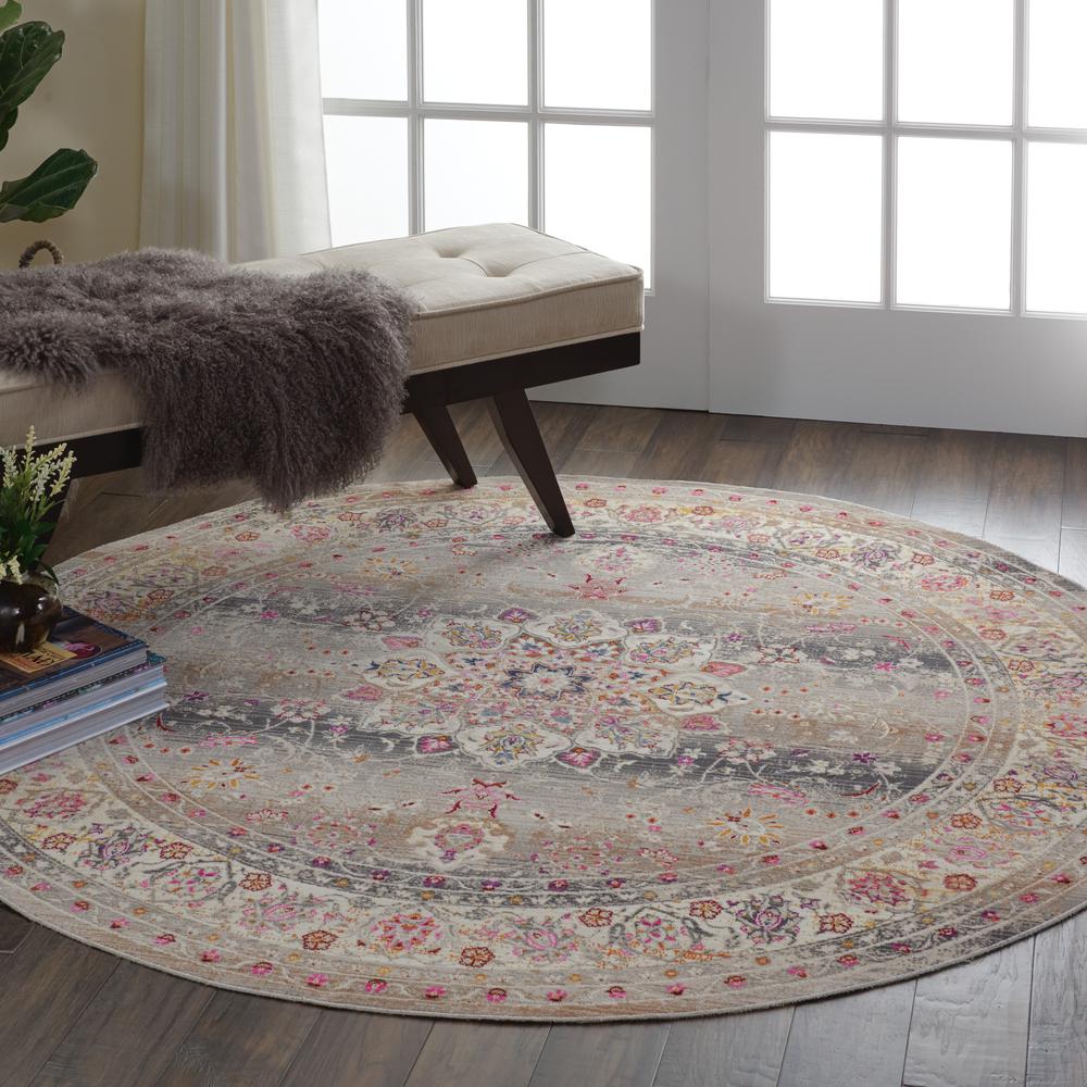 Vintage Round Area Rug, 4' x Round. Picture 9