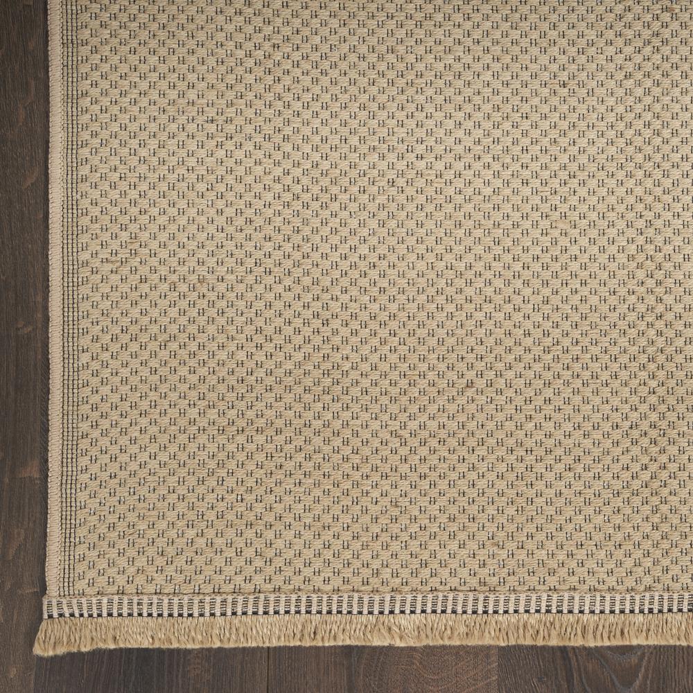 Modern Rectangle Area Rug, 4' x 6'. Picture 4