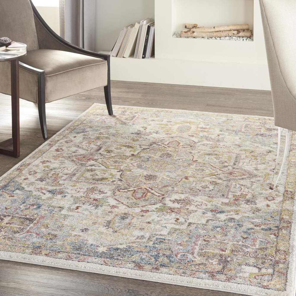 Traditional Rectangle Area Rug, 5' x 7'. Picture 2