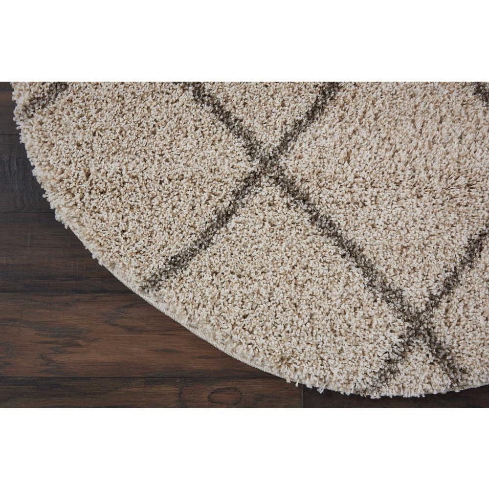 Brisbane Area Rug, Cream, 4' x ROUND. Picture 3