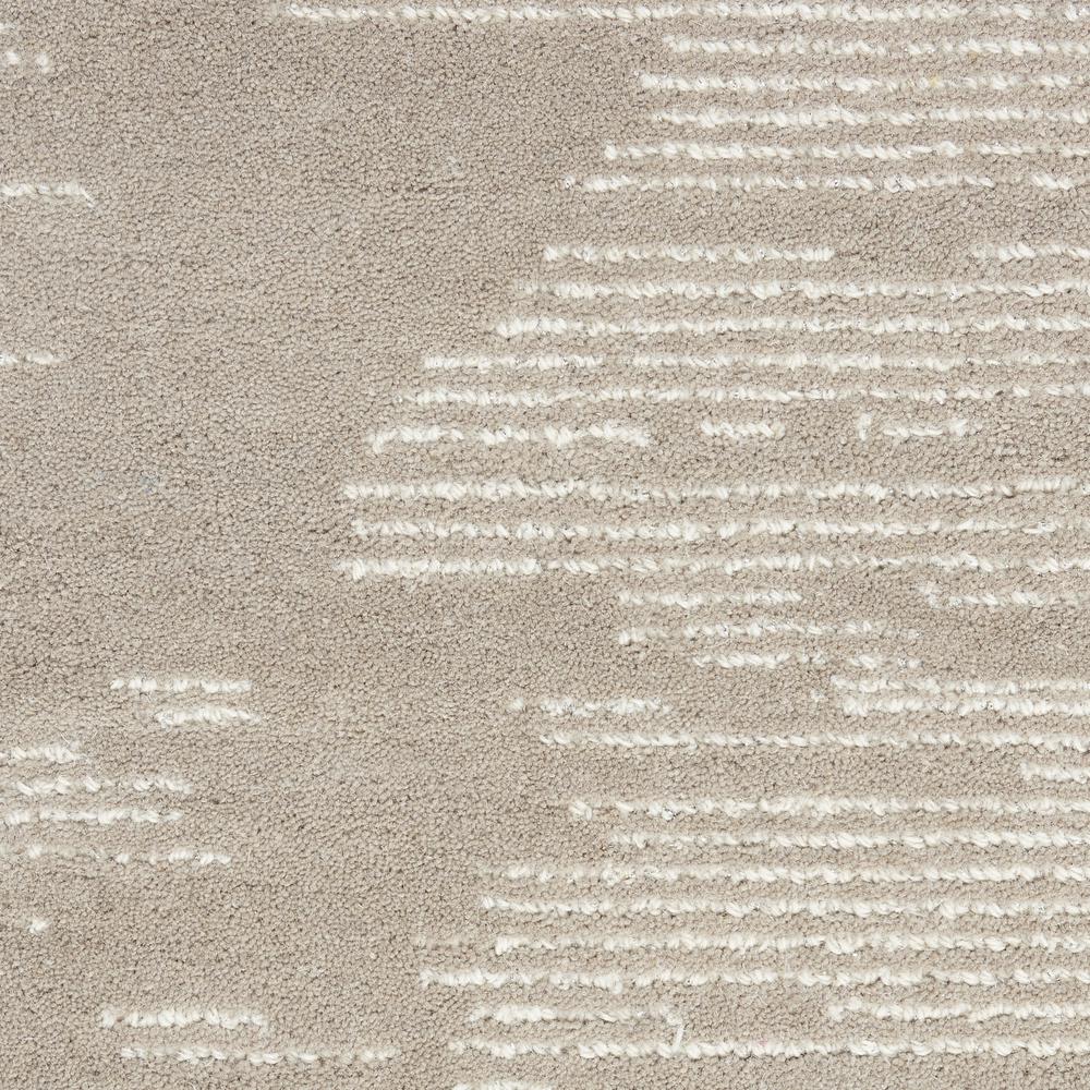 Modern Rectangle Area Rug, 5' x 7'. Picture 7