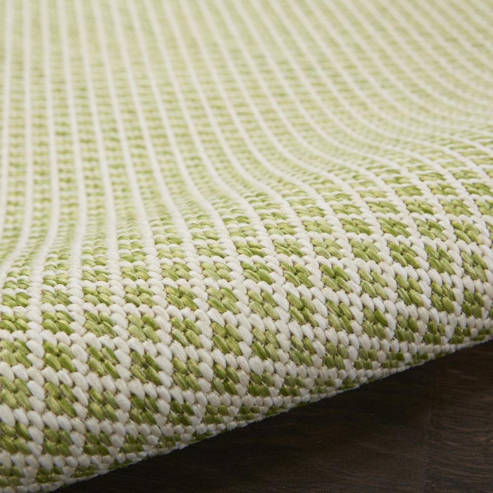 Modern Square Area Rug, 4' x Square. Picture 8