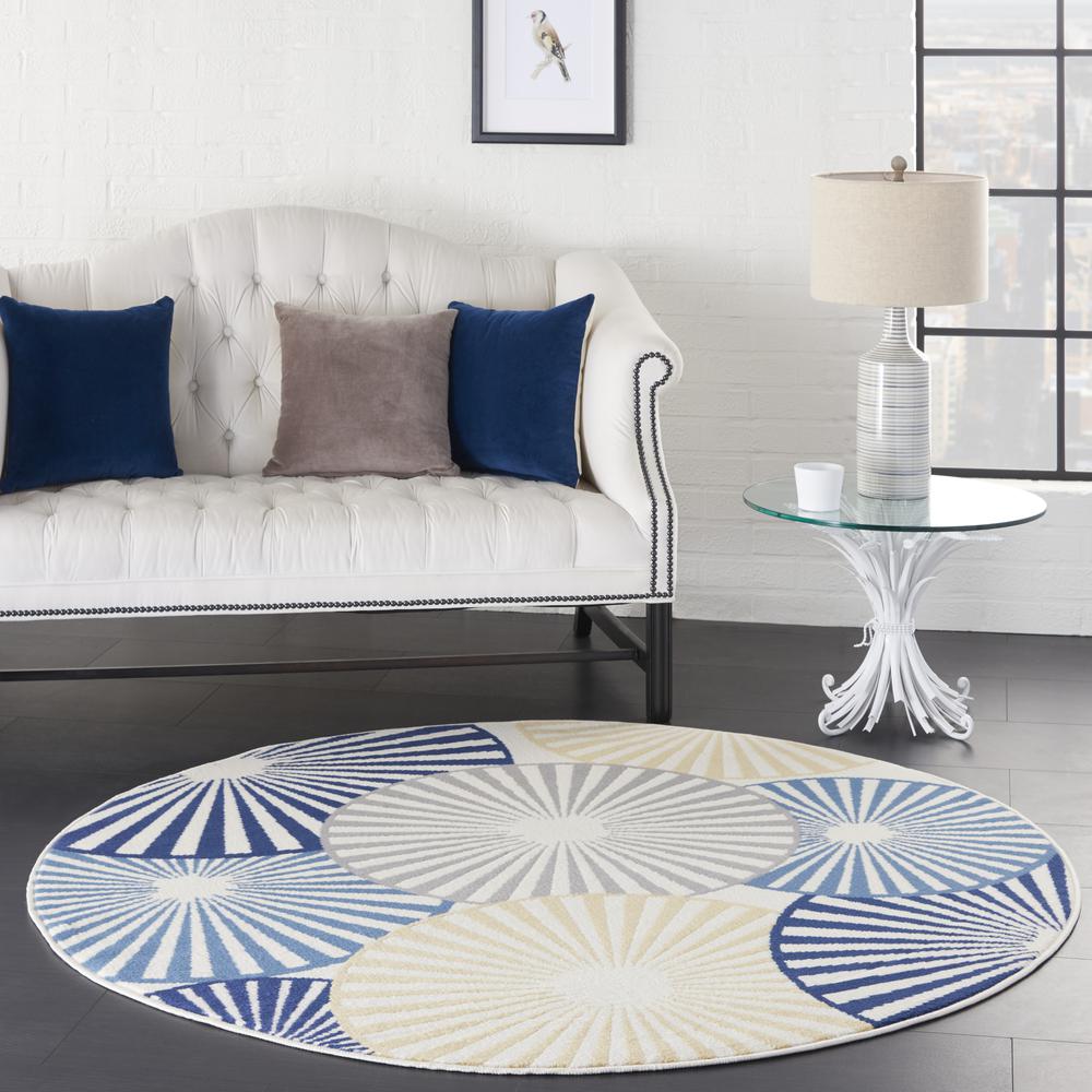 Contemporary Round Area Rug, 5' x Round. Picture 9