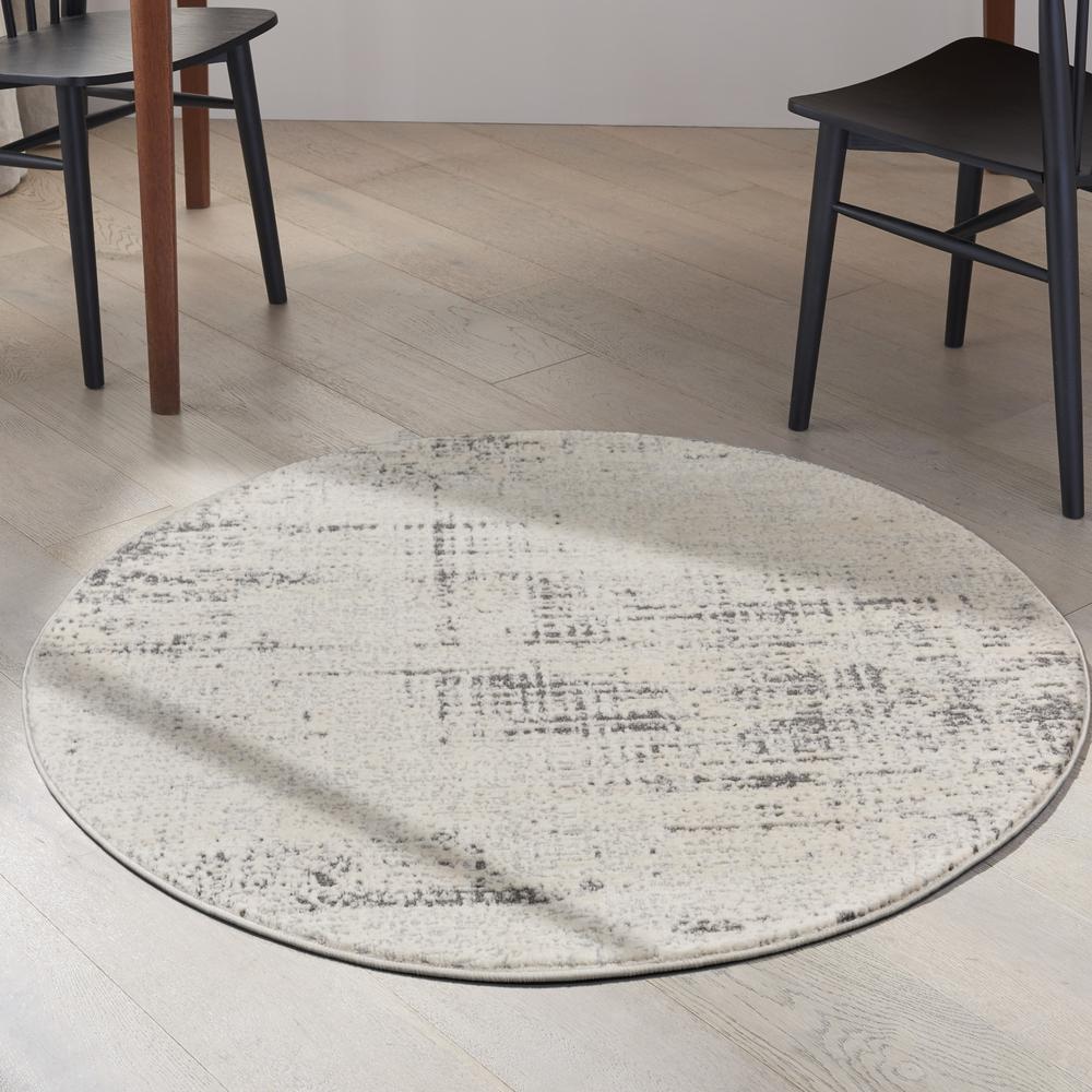 Modern Round Area Rug, 4' x Round. Picture 3