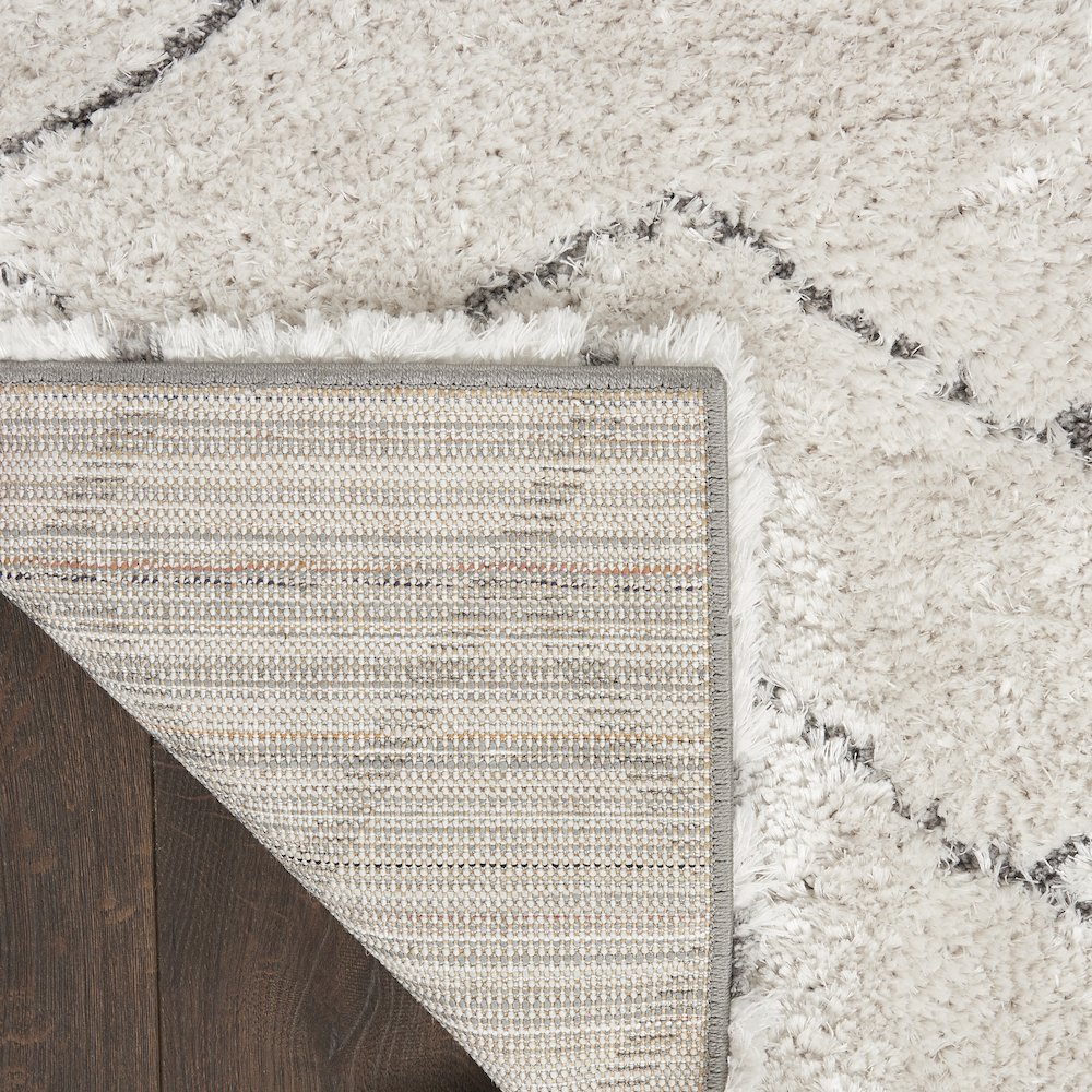 Nourison Home Luxurious Shag Area Rug. Picture 3