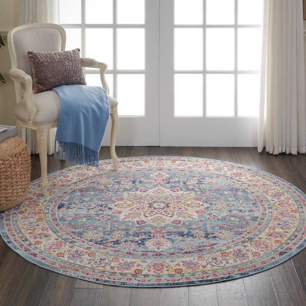 Vintage Round Area Rug, 4' x Round. Picture 8