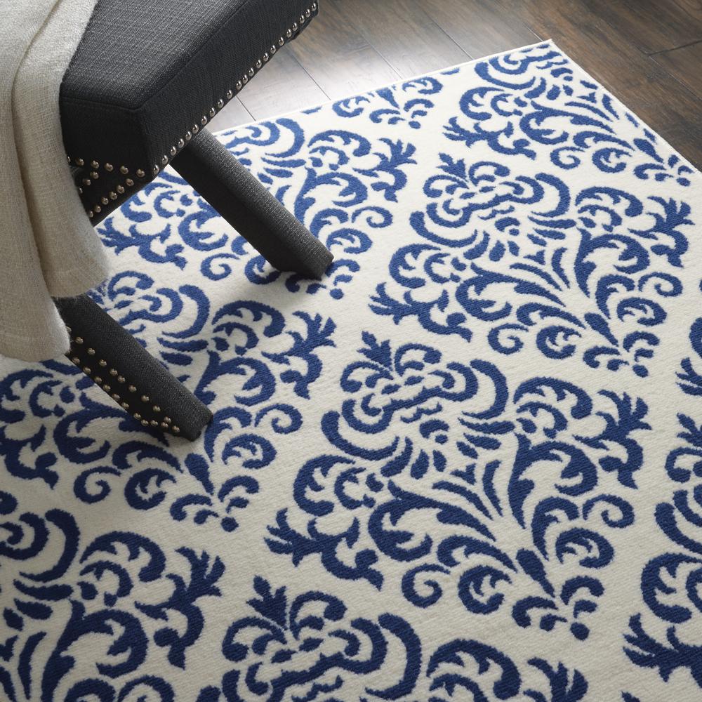 Transitional Rectangle Area Rug, 4' x 6'. Picture 8