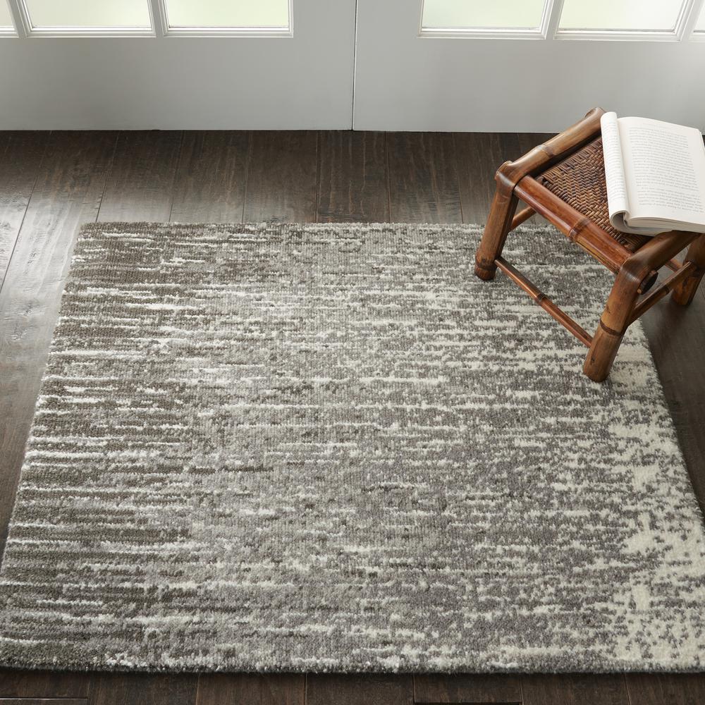 Modern Rectangle Area Rug, 2' x 3'. Picture 3