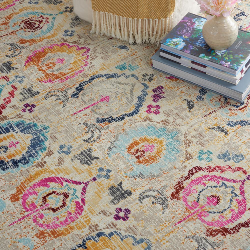 Vintage Round Area Rug, 6' x Round. Picture 8
