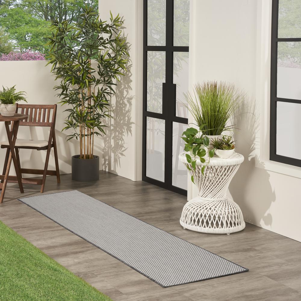Modern Runner Area Rug, 10' Runner. Picture 9
