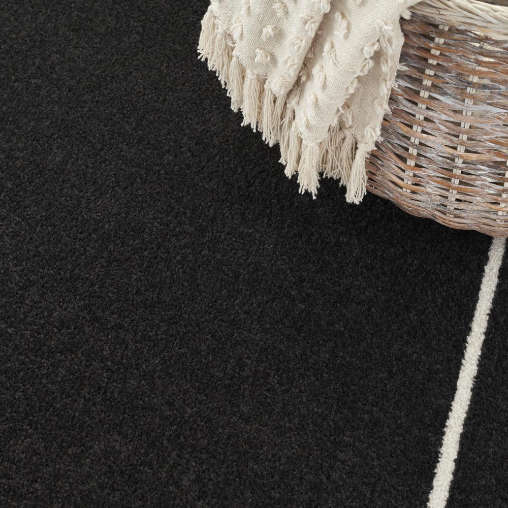 Contemporary Rectangle Area Rug, 4' x 6'. Picture 9