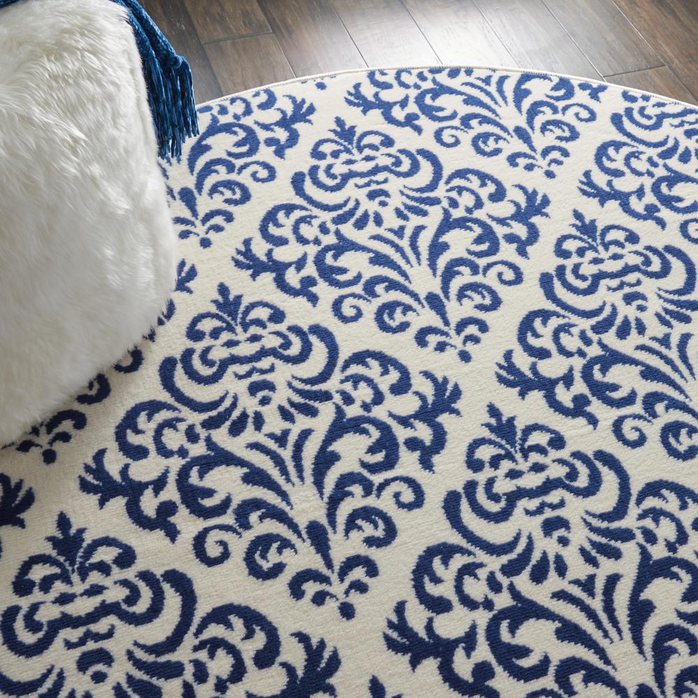 Transitional Round Area Rug, 5' x Round. Picture 9