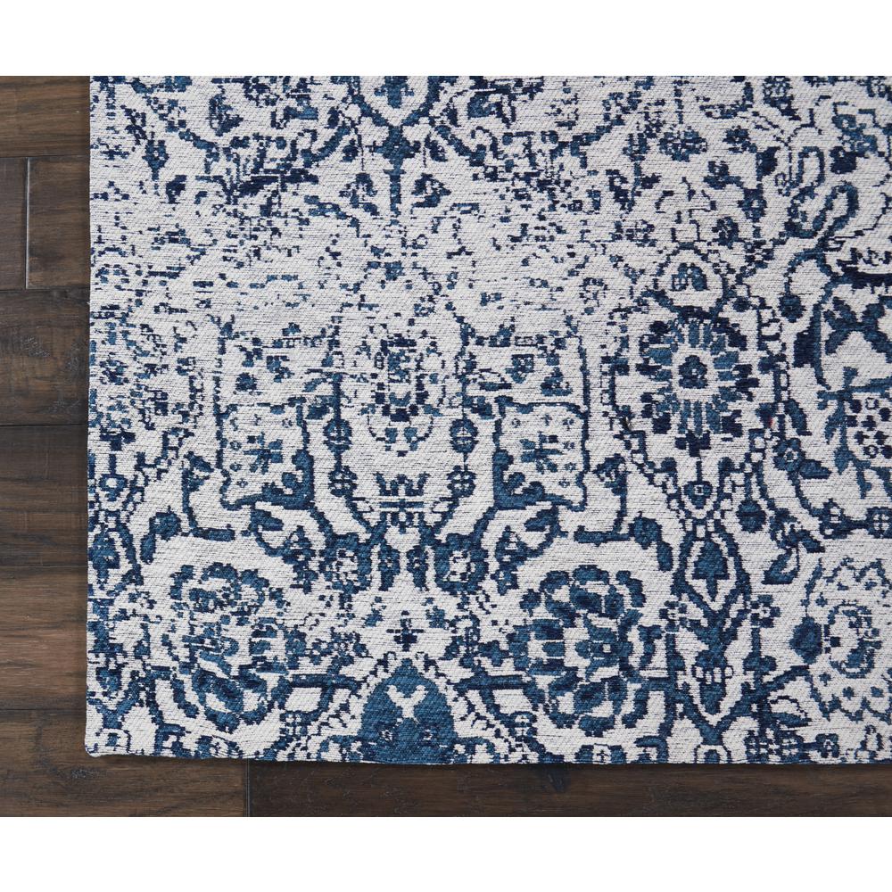 Vintage Rectangle Area Rug, 5' x 7'. Picture 4